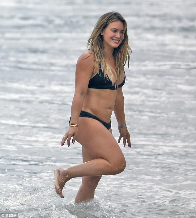 Hilary Duff nude photo #59