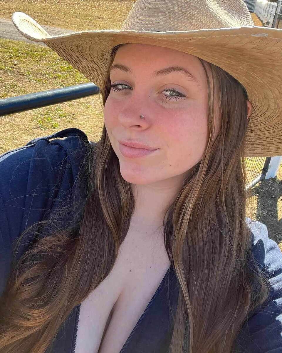 Lily Patrick nude photo #8