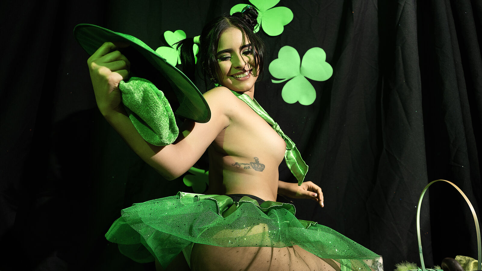 mirle.pavas nude photo #16