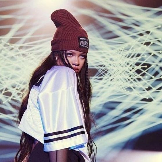Rihanna nude photo #656