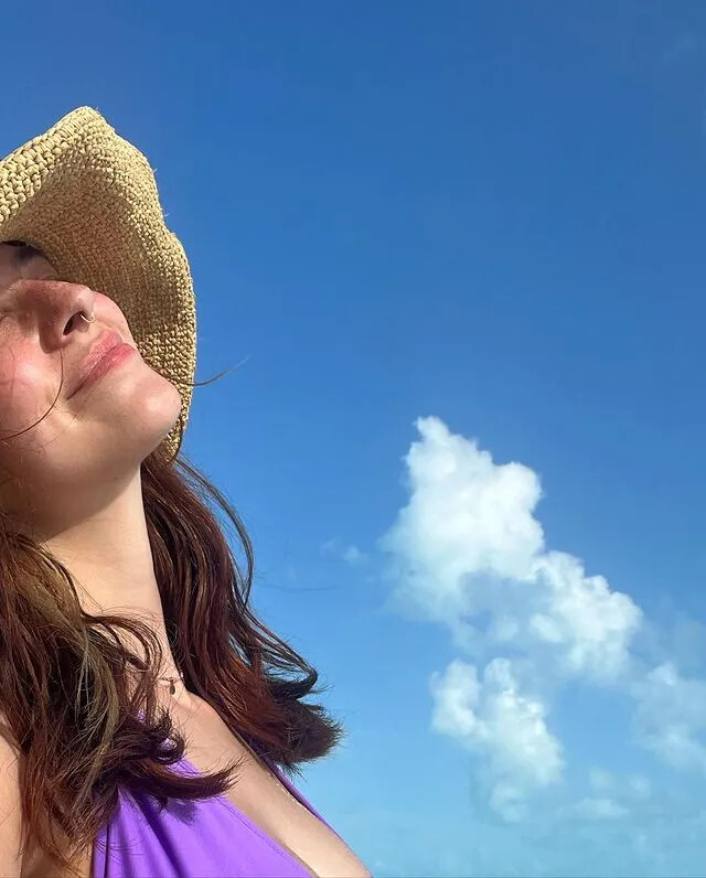 Riley F nude photo #2