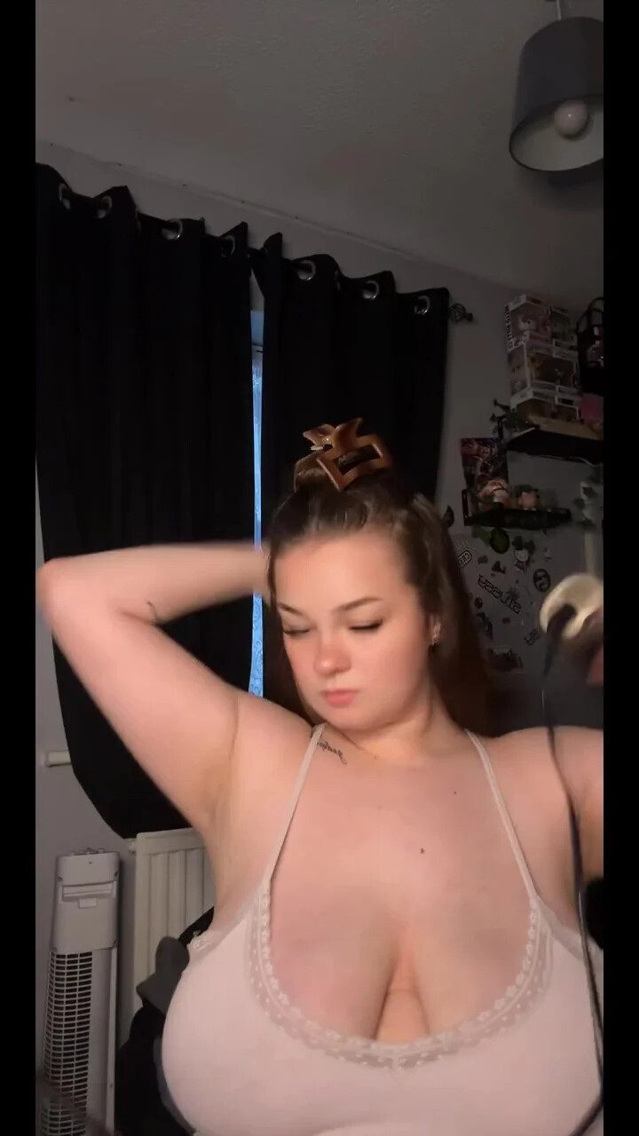 Tia nude photo #56