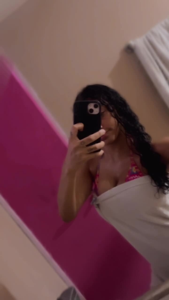 Vitoria Araujo nude photo #16