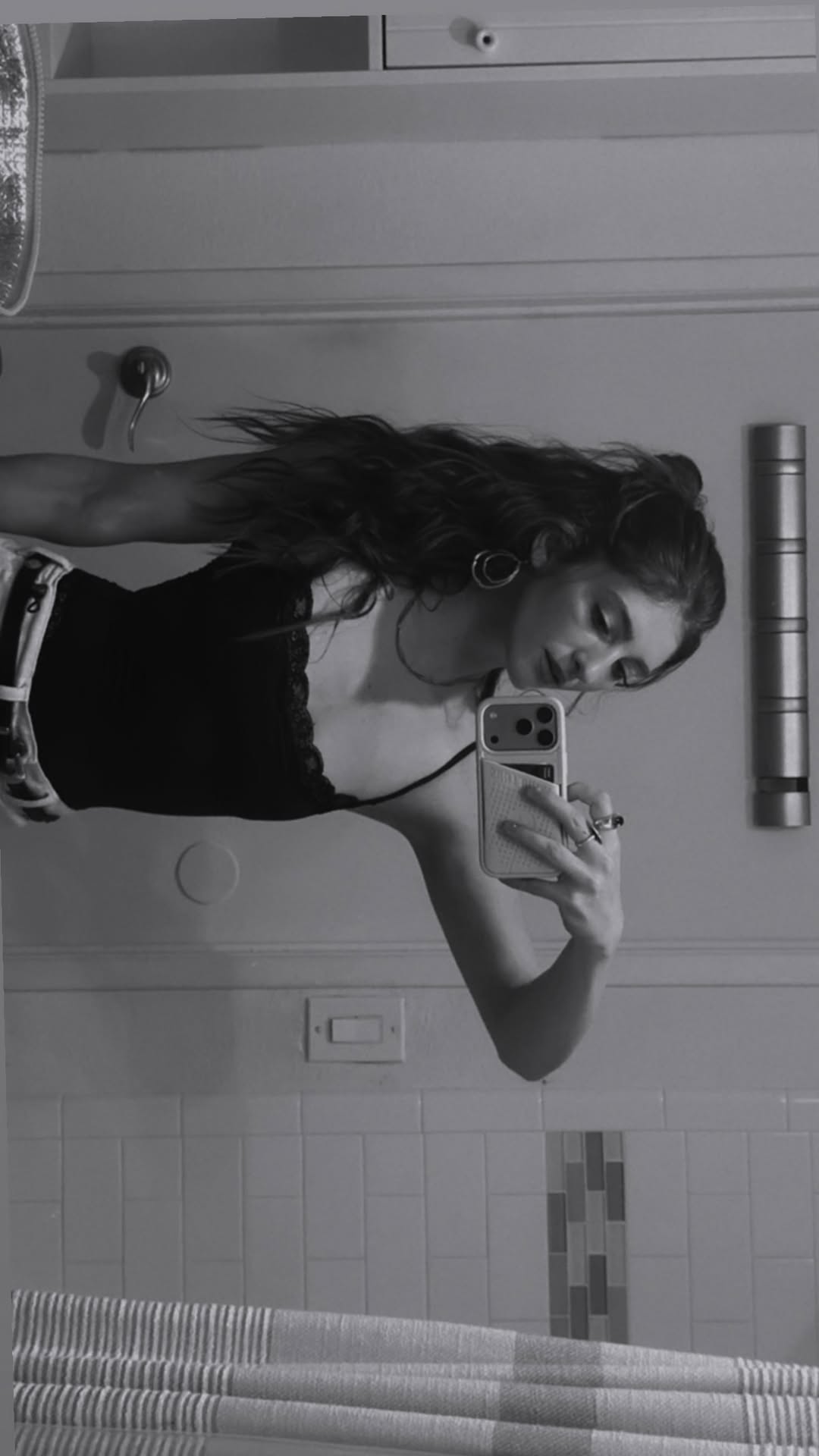 Willow shields nude photo #20