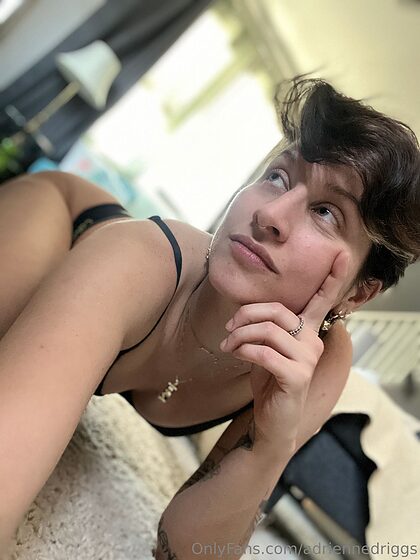 Yo Adrienne Drigg nude leaks
