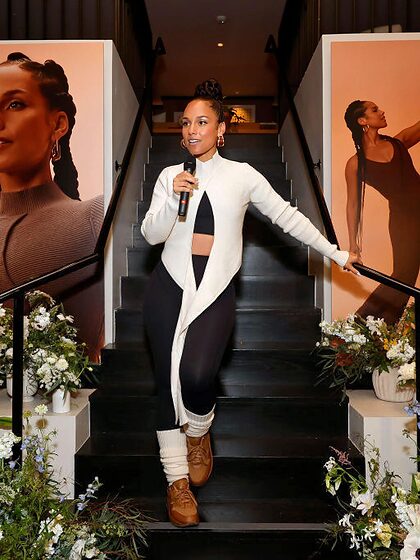 Alicia Keys set 11