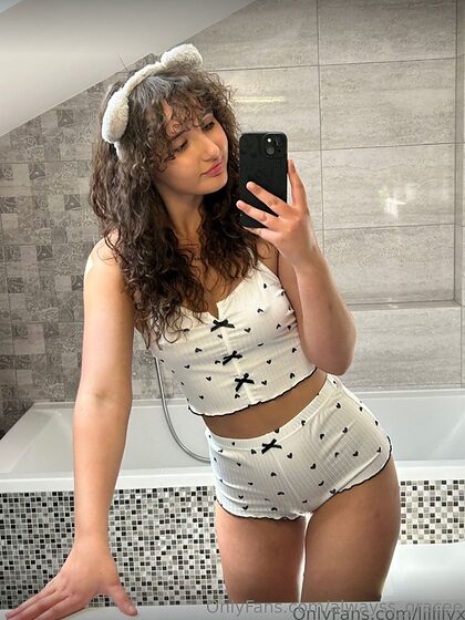 GRACE18 nude leaks
