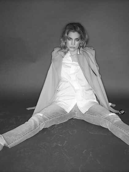 Anna Chlumsky set 4