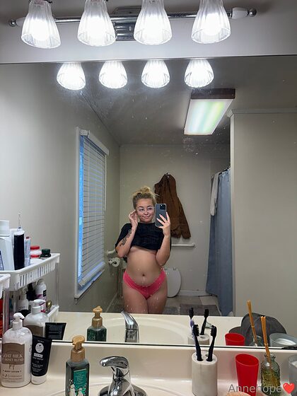 Anni nude leaks
