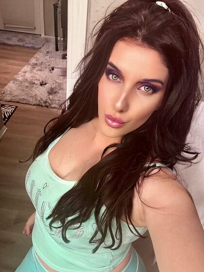 anniechloesworld nude leaks