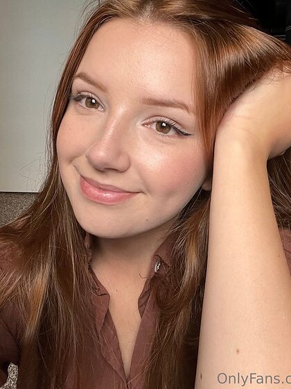 anyalaasmr nude leaks