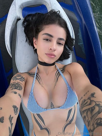 Bella Rose nude leaks