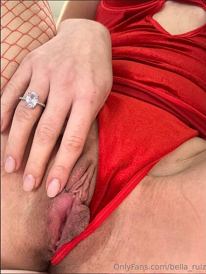 bella ruiz nude leaks