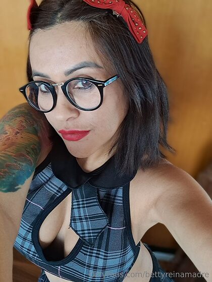 Betty Reina Sexting nude leaks
