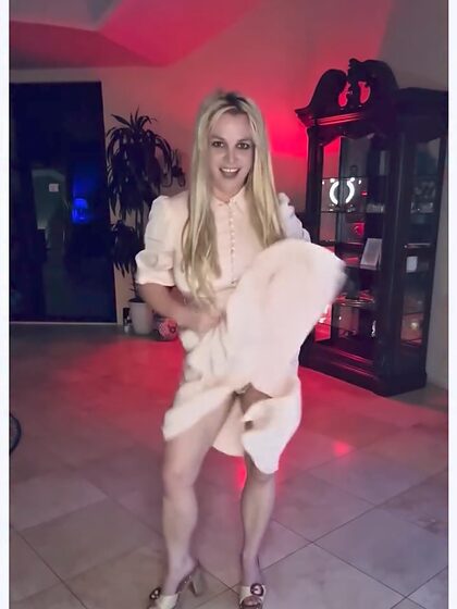 Britney Spears nude leaks