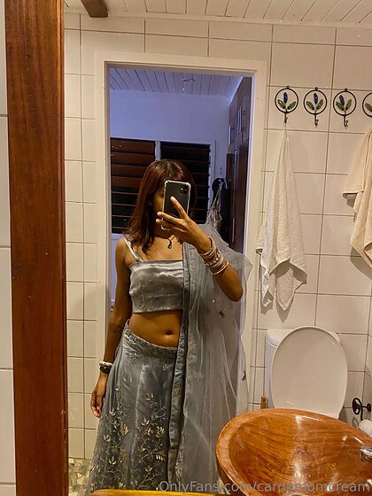 Indian Girl and White Male Coupl nude leaks