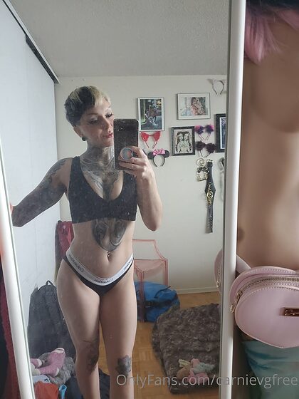 carnievgfree nude leaks