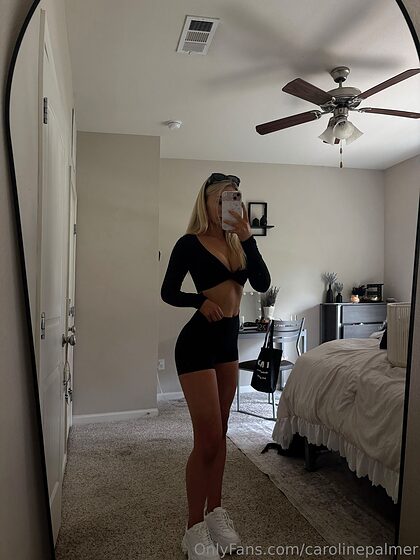 carolinepalmer nude leaks