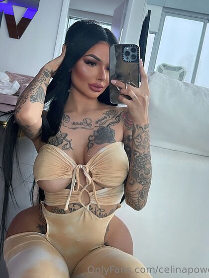 celinapowelltoo nude leaks