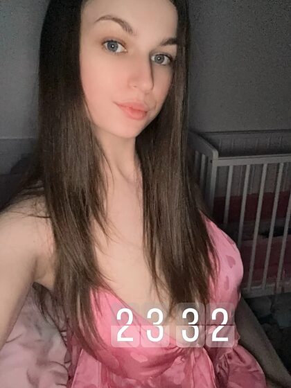 Chloe T. set 8