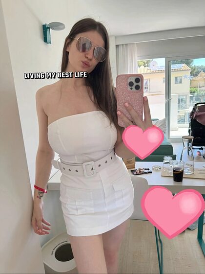 Chloe T. set 14