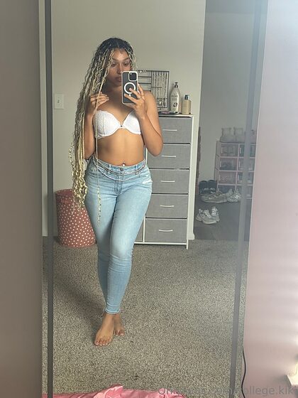 college.kiki nude leaks