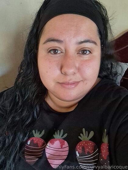 curvyalbaricoque nude leaks
