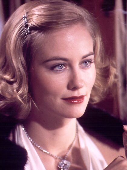 Cybill Shepherd set 2
