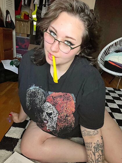 dani dezzi CHECK YOUR DMS nude leaks