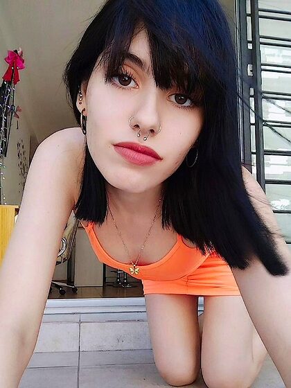 Delfi Holland nude leaks