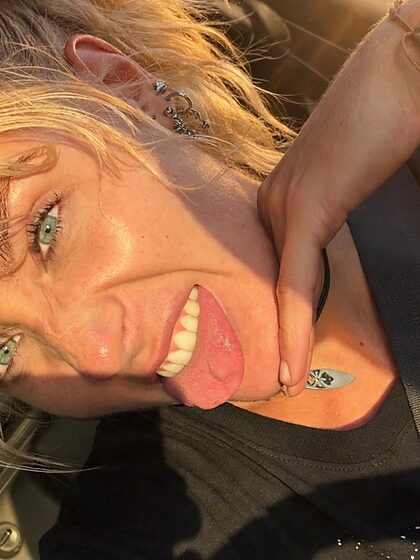 Delia Schweizer nude leaks