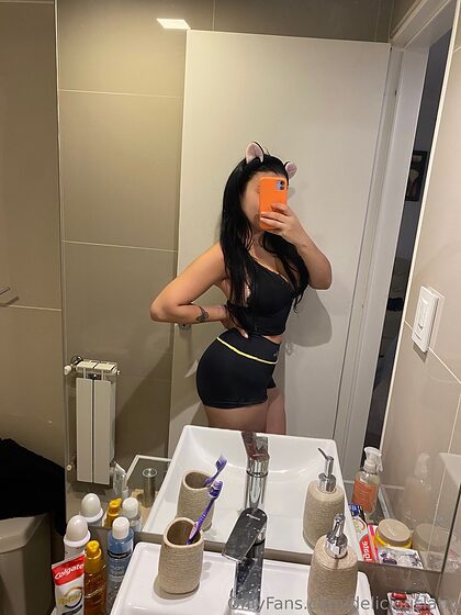 TU ARDIENTE Y DELICIOSA LATINA nude leaks