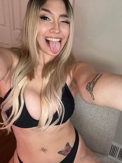 babydezzy nude leaks