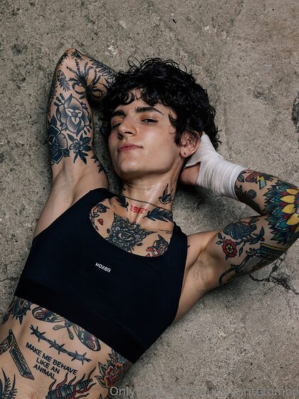 ɢʀᴇᴇᴋ ᴛᴏᴍʙᴏʏ nude leaks