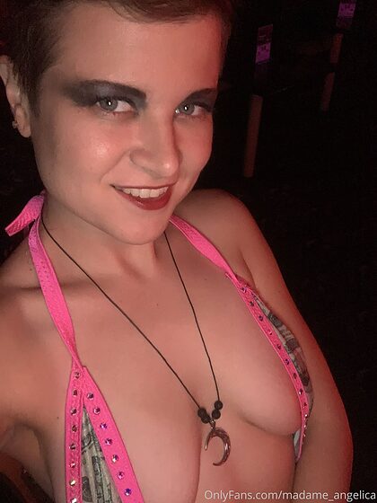 Dominatrix Angelica Indig nude leaks