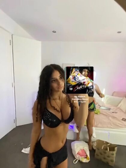 Ellena K nude leaks