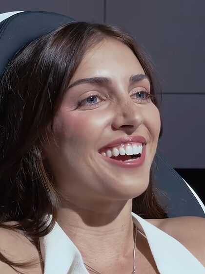Emilia Hartford set 2