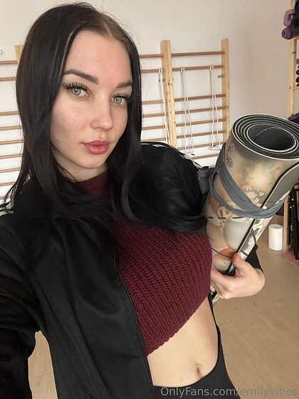Emily Pregnant Love nude leaks