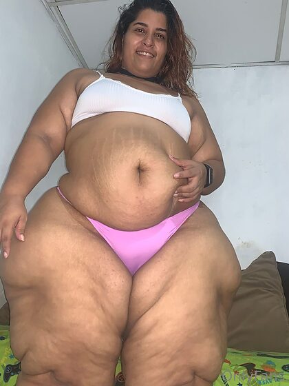 Emma Pear SSBBW Feede nude leaks