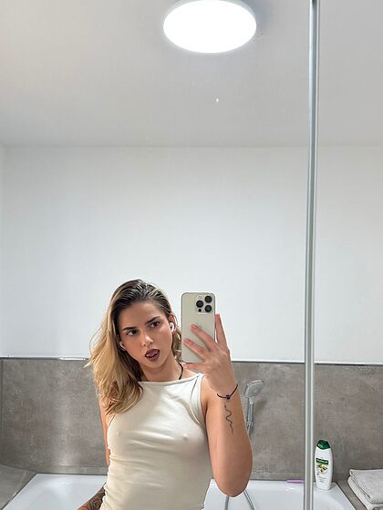 faithsfree nude leaks