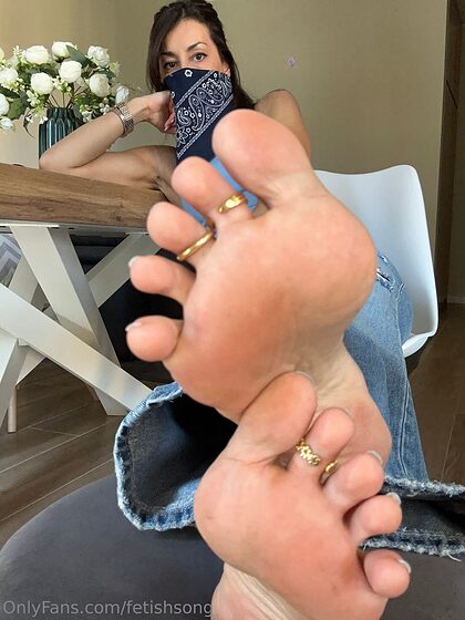 RoomOfAngel nude leaks