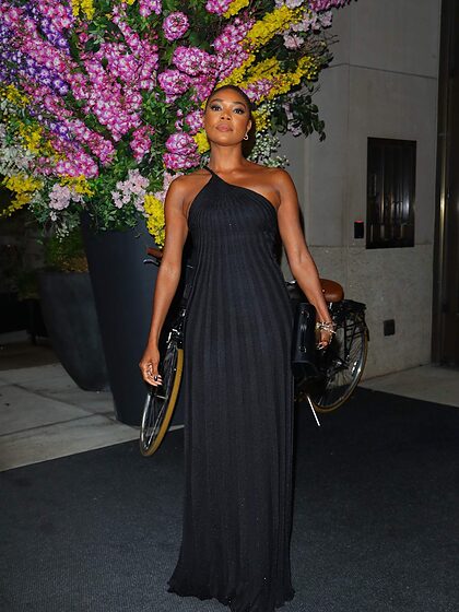 Gabrielle Union set 13