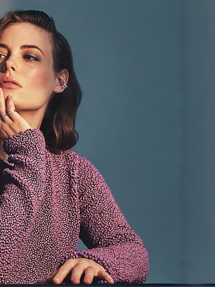 Gillian Jacobs set 9
