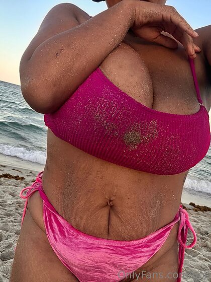 AndreaBellor nude leaks