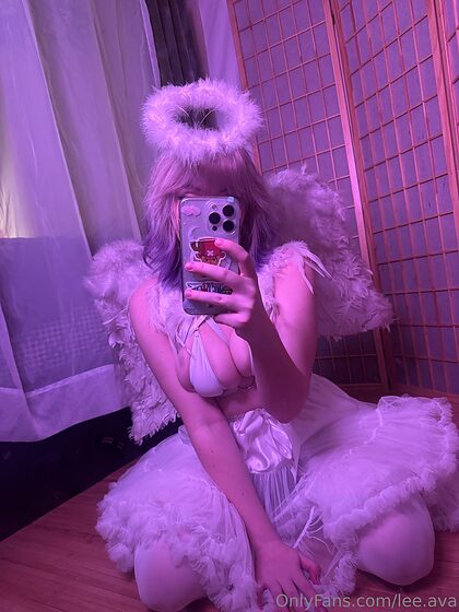 Holly Ava set 8