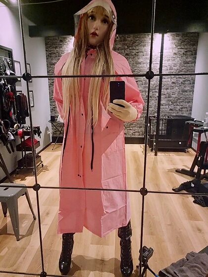 Hooded June Doll -- Latex nude leaks