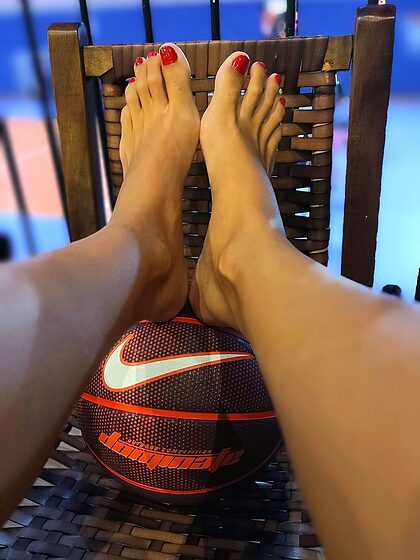 Julie Big Feet VI nude leaks