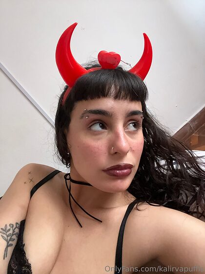 kalirvapuffis nude leaks
