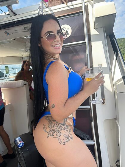 KAMILLA FARIA