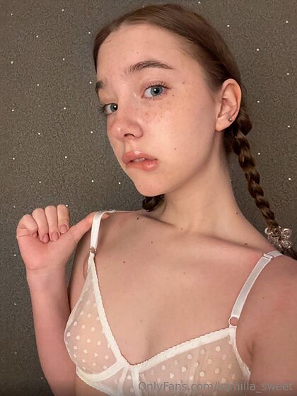 Sweet Kamilla 19 nude leaks